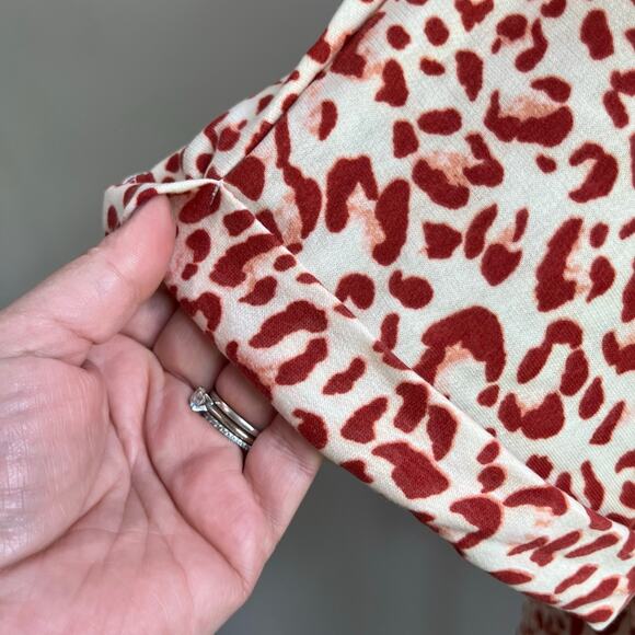 Wonderly Studio Women's White and Red Animal Print Short Sleeve Top Sz 2X - Picture 6 of 7